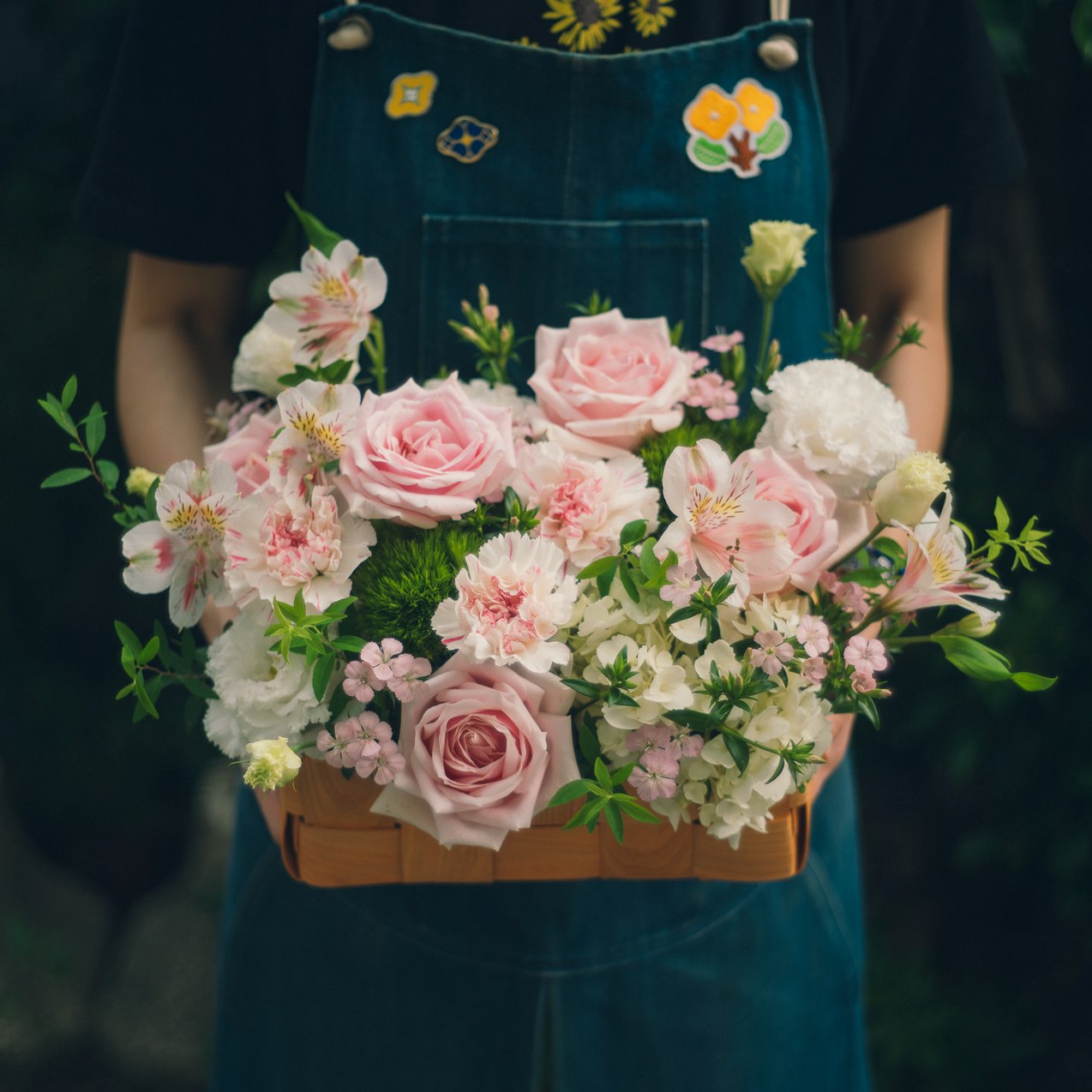 西式編籃盆花-柔光粉白