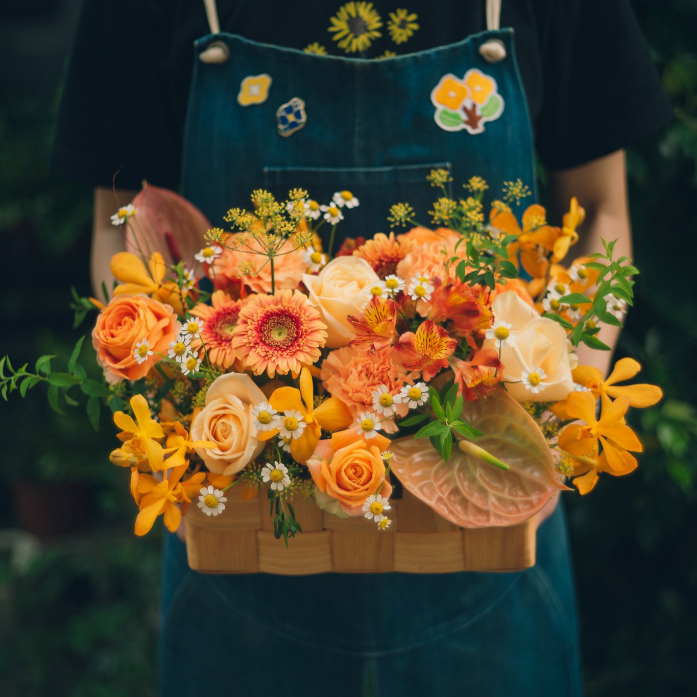 西式編籃盆花-暖心橘紅