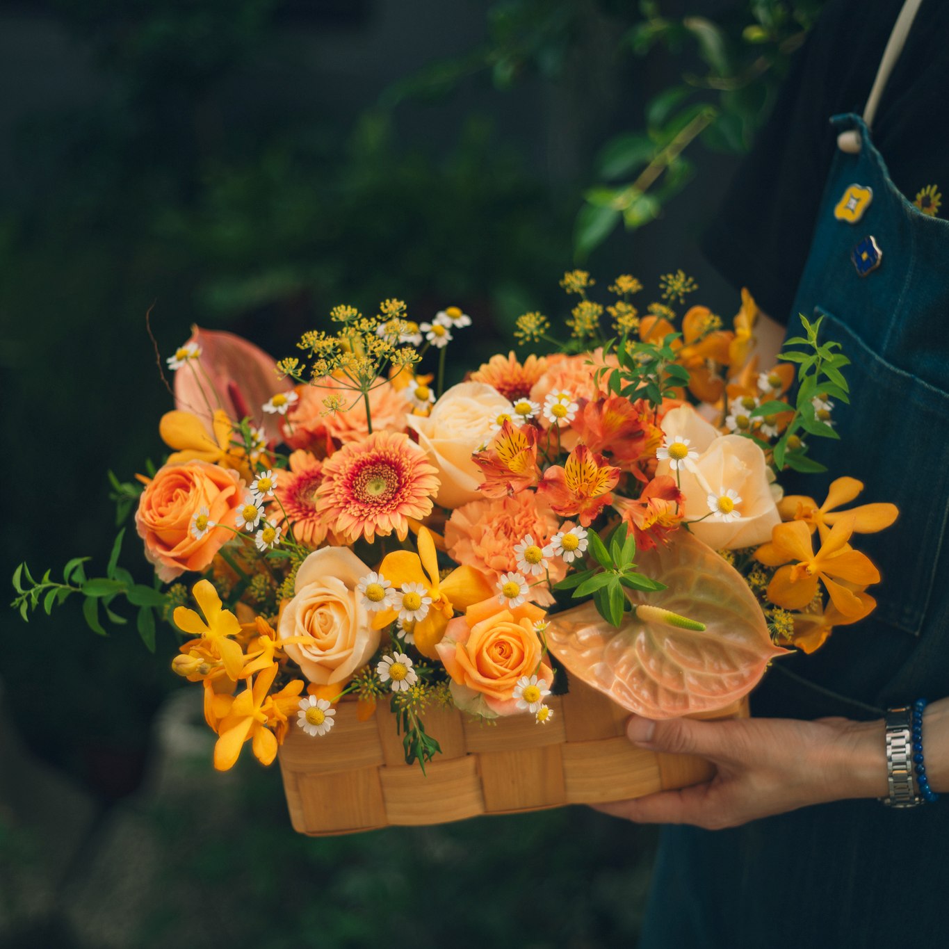 西式編籃盆花-暖心橘紅