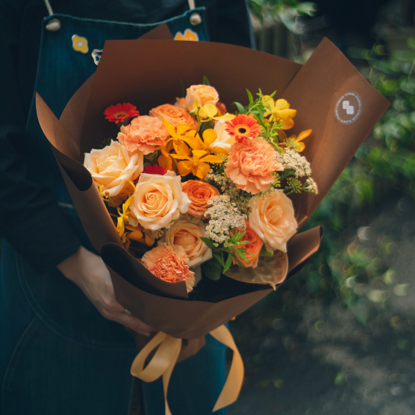 母親節鮮花花束 – 擁抱暖橘