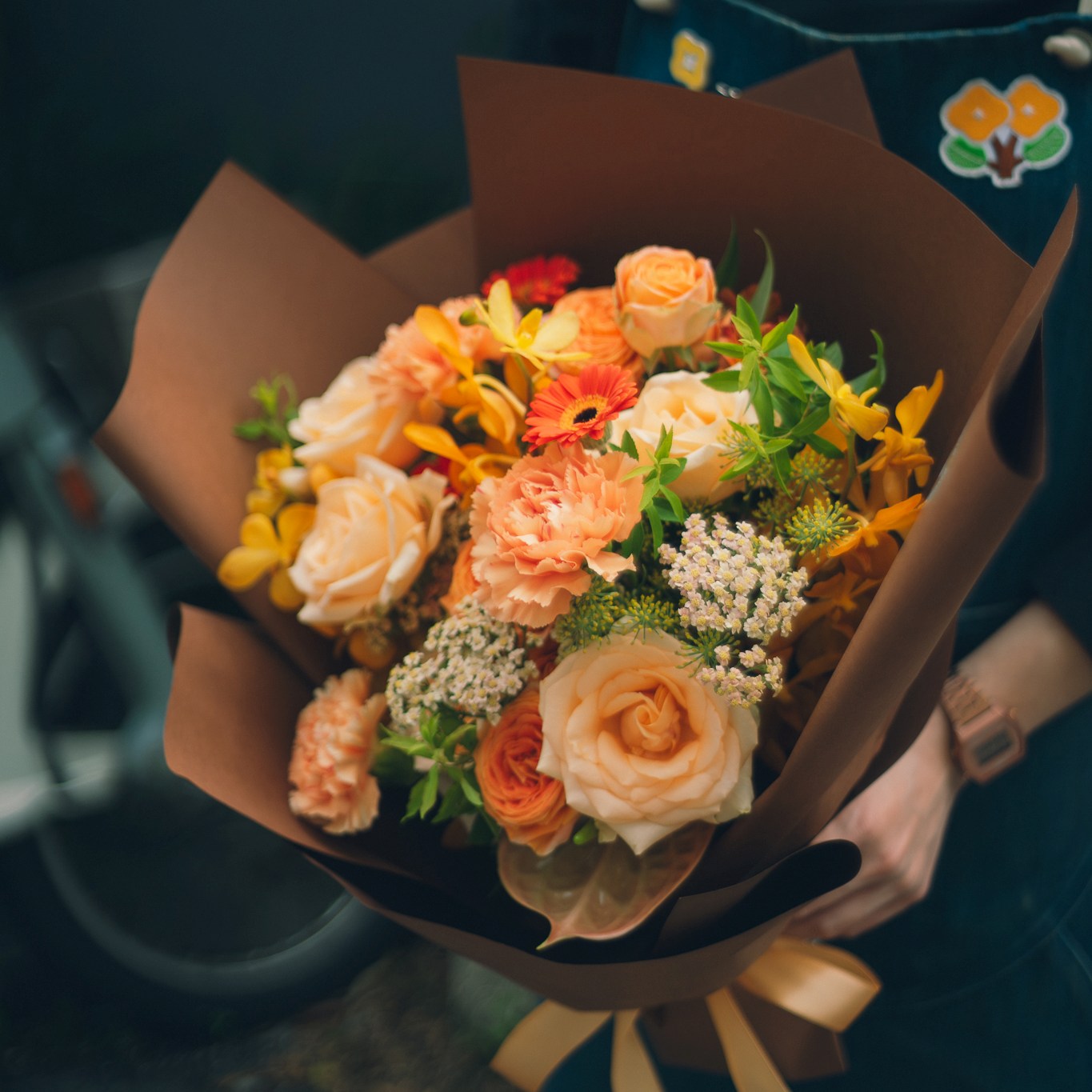 母親節鮮花花束 – 擁抱暖橘